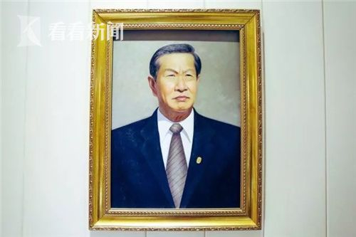 馆内展出的李昌钰博士画像