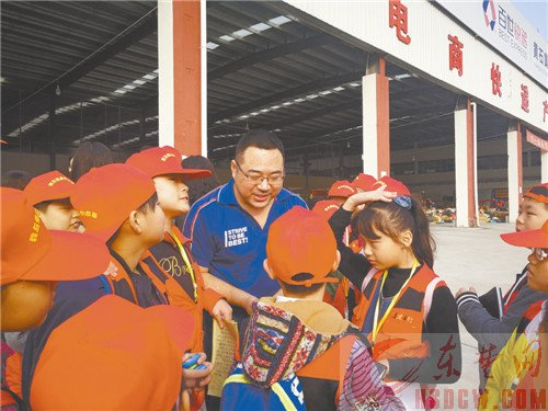 你知道快件送到客户手中,会经过哪些程序吗 小记者走访快递企业,收获满满