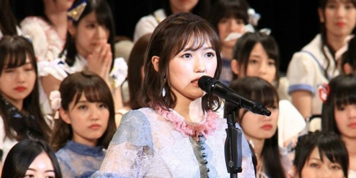 渡边麻友毕业演唱会:虚幻而完整的梦境