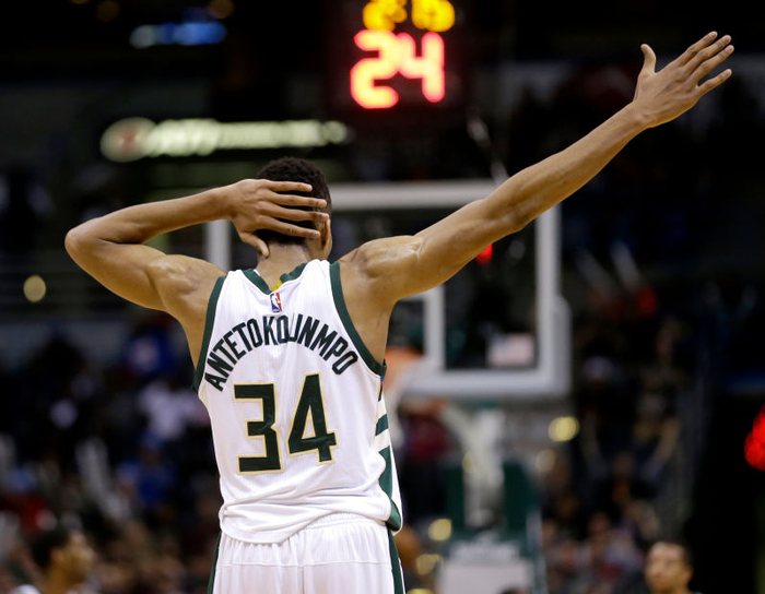 字母哥与布克的巅峰对决谁才是联盟真正的超级巨星