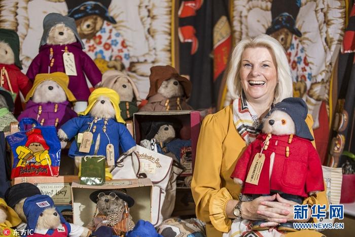 英国妈妈酷爱帕丁顿熊玩偶 收藏品堆满房间