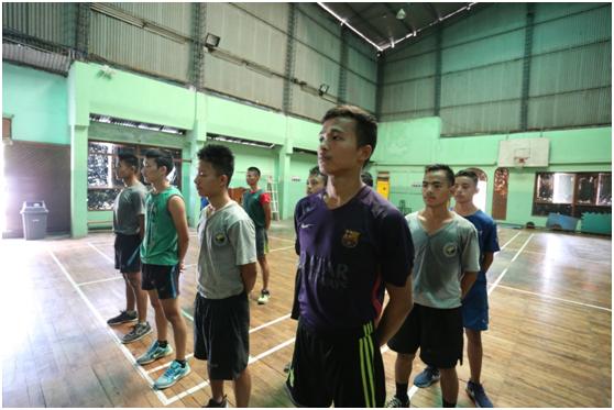 公牛俱乐部的廓尔喀少年们。