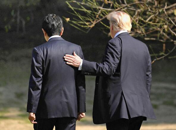 资料图:日本首相安倍晋三和美国总统特朗普