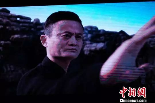马云在电影《功守道》中变身武功高手马师傅。 康玉湛 摄