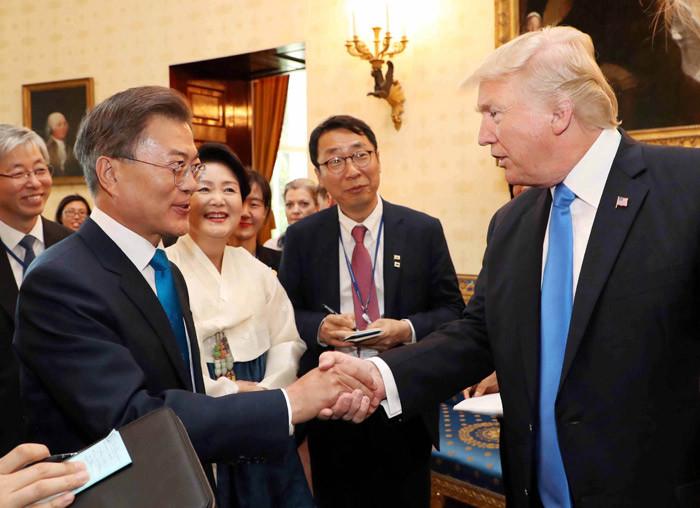 资料图:特朗普与文在寅