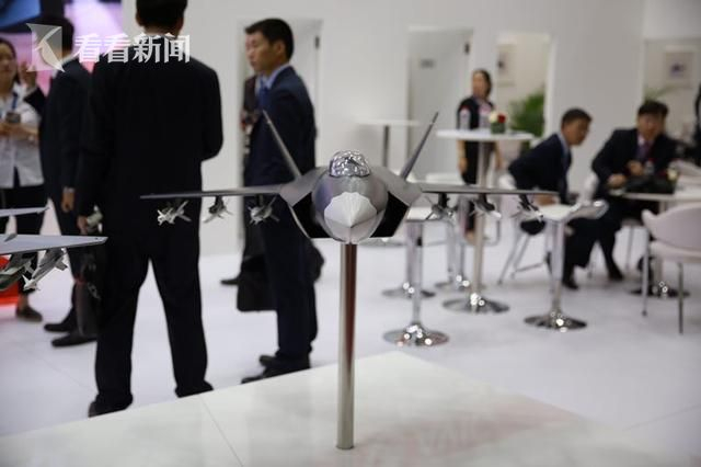 真正的五代机FC-31,不需要隐身时可以外挂武器当四代机用,最快到手,别无二家