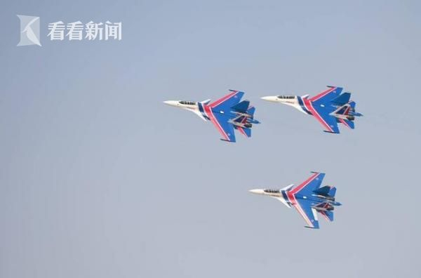 使用苏-30SM的俄罗斯“勇士”飞行表演队