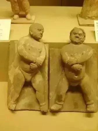 陶相扑俑,莫名感觉到略污~