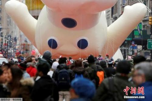 当地时间11月24日,第90届梅西百货感恩节大游行在美国纽约举行。这是美国历史最悠久、最有影响力的感恩节盛典。