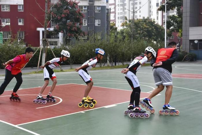 南京市莲花实验学校小学部速滑人才输送基地授牌仪式顺利举行