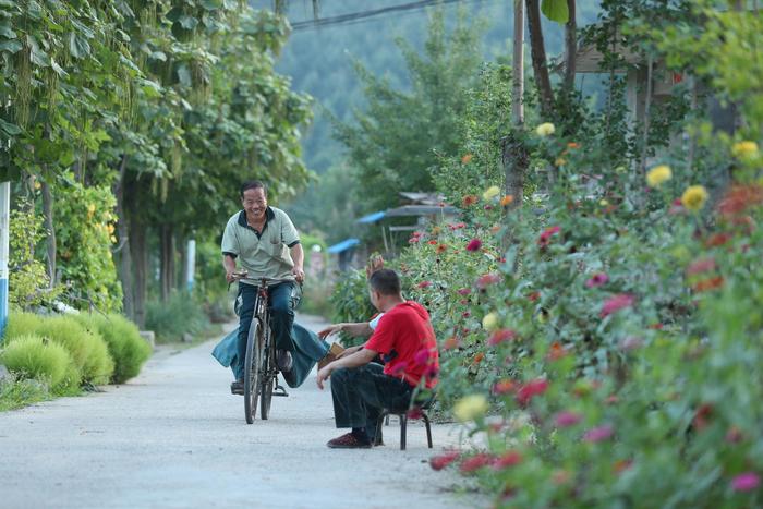 乡村邮递员耿有伟：远山、盘山路和6辆自行车见证他的26年