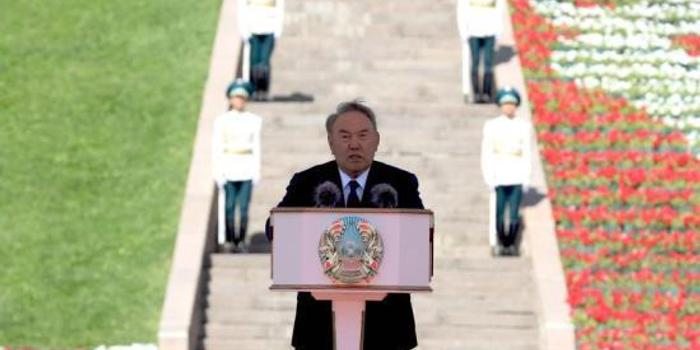 哈萨克斯坦总统签署命令解散政府:经济无积极变化
