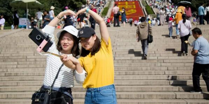 凹造型拍照 w700h350z1l10t10946.jpg