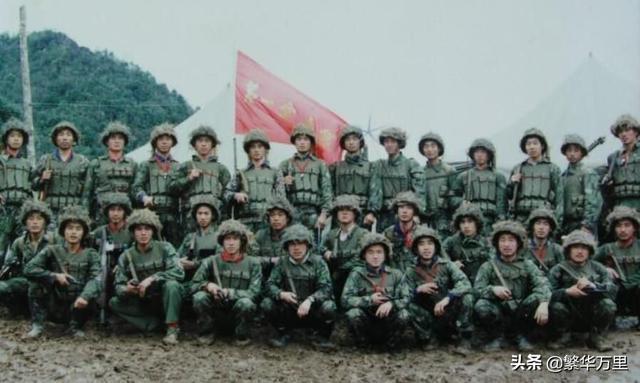 越南军队的一个标准步兵班，1979年，火力到底有多么猛？