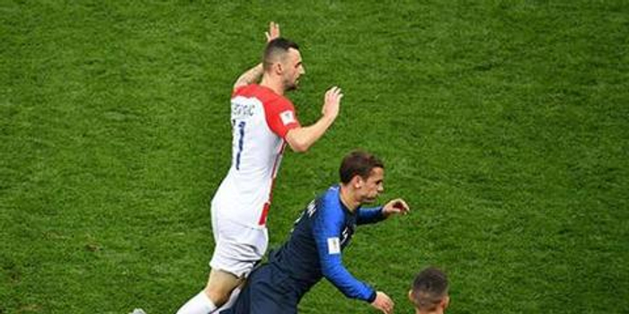 梦回98!法国4:2战胜克罗地亚再次捧起大力神杯