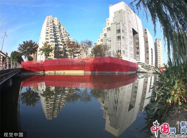 苏州花桥网红建筑“游站·未来城”酷似“金字塔”