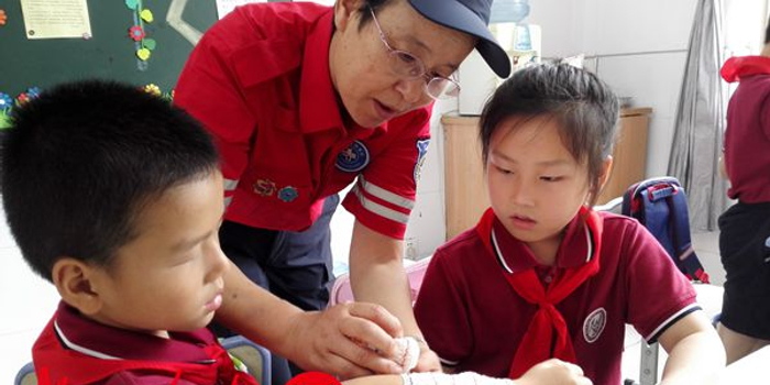轻度开水烫伤如何处理?无锡小学开展珍爱生命