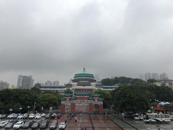 人民路上⑥｜重庆：拆掉围墙建广场，从“烂棚棚”到宜居地