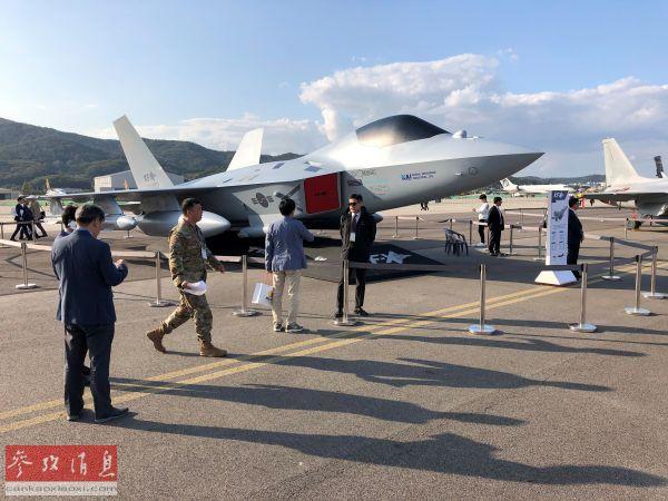 韩国展示国产下一代战机模型 号称机动性仅次于F-35