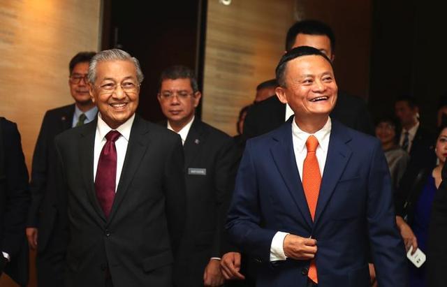 93岁的马来西亚总理到访阿里逗留两小时，他为何而来？