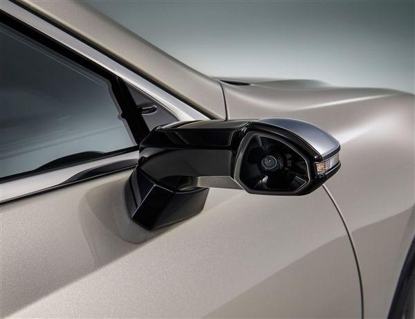雷克萨斯ES配电子外后视镜 量产车型首次应用
