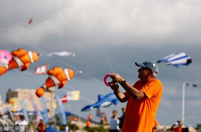 马耳他举办国际风筝节 彩色风筝装点天空