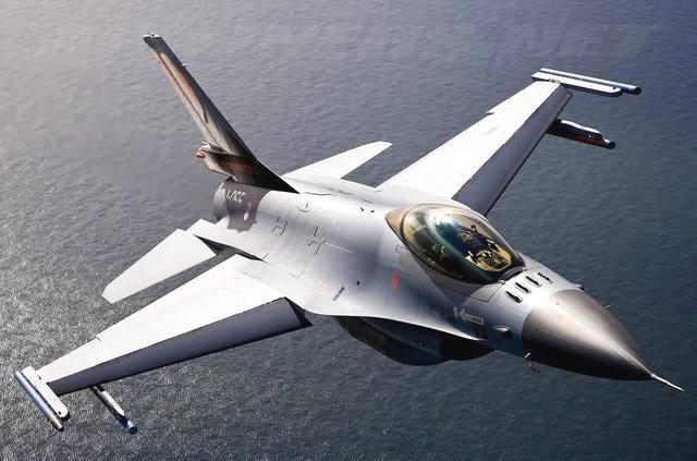F-16战斗机