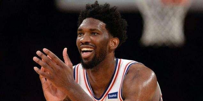 恩比德有多强?和同年龄时期的霍华德与考辛斯