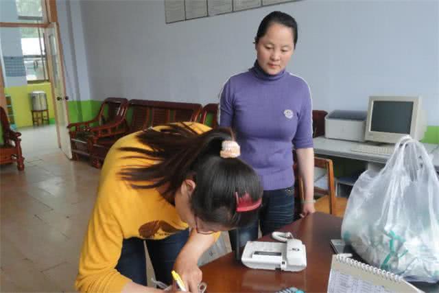 避免遭到老师反感，家长就别“小题大做”，干涉老师教学