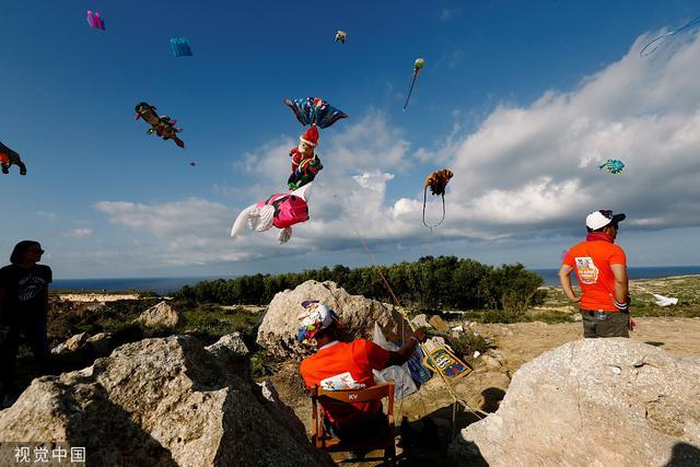 马耳他举办国际风筝节 彩色风筝装点天空