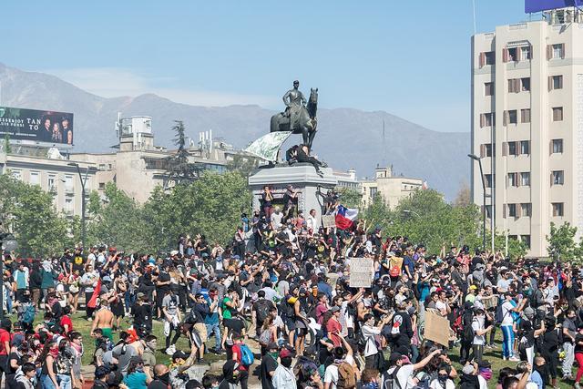 智利总统宣布惠民改革平息抗议：提高养老金降药价，保证最低工资