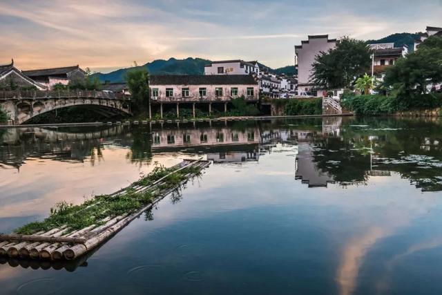 久居喧嚣的城市，在沉静的古村镇里住几天，历史与现实恍然交错