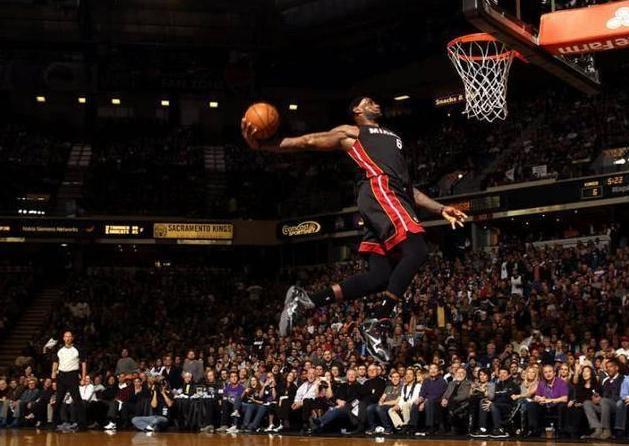 NBA的48分钟比赛与90分钟的足球比赛哪个对体能米乐M6 M6米乐的消耗更大些？(图1)