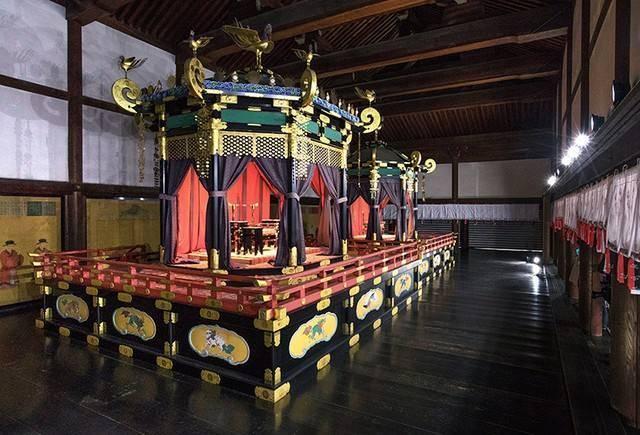 日本天皇登基大典在即，光修这把“龙椅”花了5亿日元
