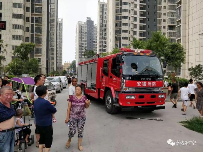 本地 | 火了！两天发生三起火灾，亳州市区一小区停车问题惹争议！