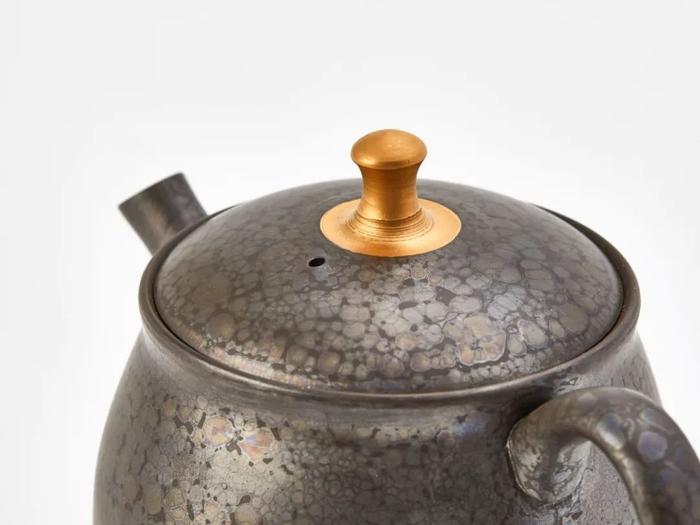 一个执着的日本匠人，把宋代瓷器瑰宝“天目釉”烧在了茶壶上