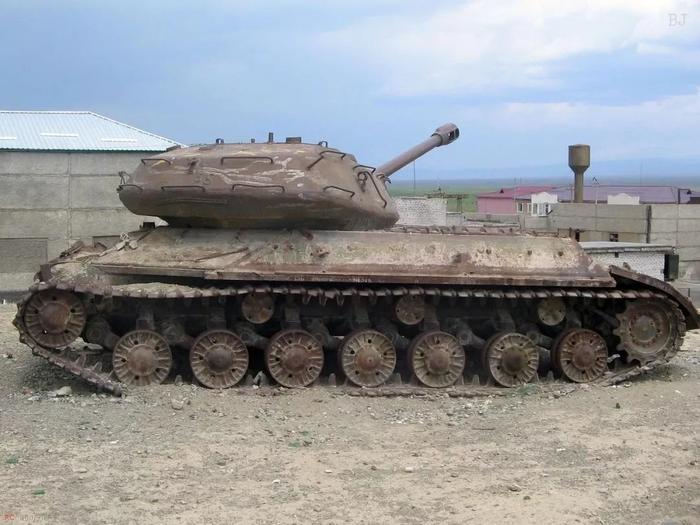 小区惊现斯大林-4重型坦克！其实它才是二战苏联坦克的王者