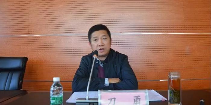 政法书记任上“自首” 搞政治攀附被批毫无底线