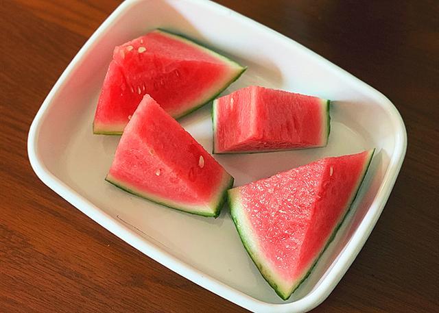 “白籽”西瓜是催熟的吗？到底能不能吃，别被忽悠了，看完涨知识