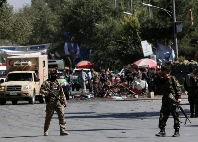 塔利班武装两名“影子省长”进驻喀布尔周围，美称在空袭中被炸死
