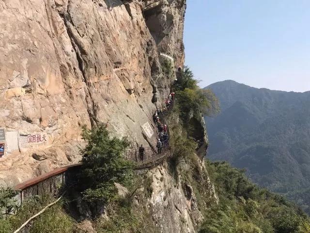 天青色等烟雨，而雁荡山在等你