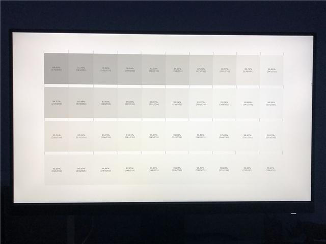 显示效果:明基bl2480t显示屏多种颜色显示测试无坏点，在出厂状态色彩准确