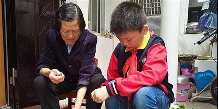 湖北孝悌文化故事会 8名个人4个家庭被评为孝