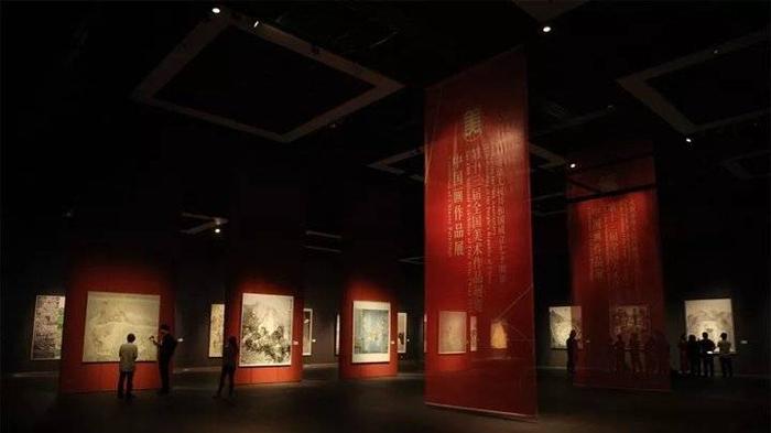“全国美展中国画展”的完美呈现：山东美术馆倾力备展的台前幕后