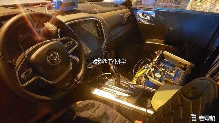 中大型SUV 搭载宝马2.0T发动机 中华V9了解下