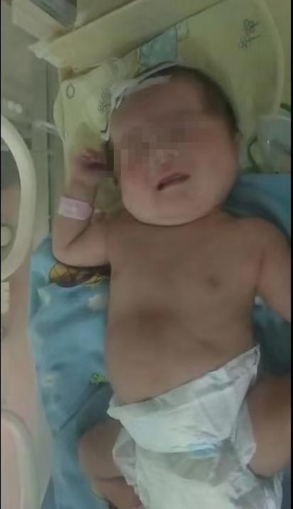 64秒丨济南市民荒坡地下挖出一活婴 目前警方已立案调查
