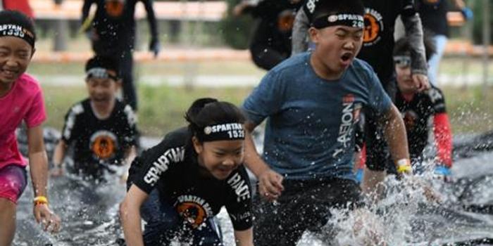 斯巴达勇士儿童赛北京站开赛 2500选手参赛创