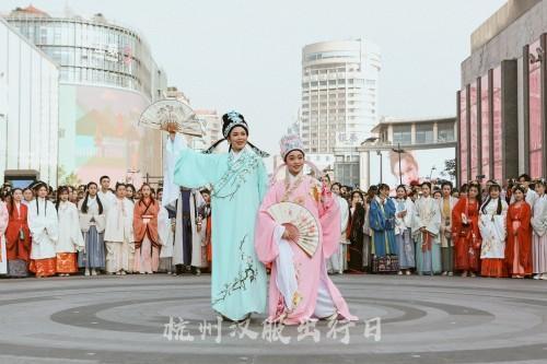 锦裳汉服掀起国风热潮，毛戈平美妆助力传承文化之美