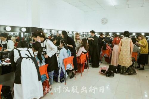 锦裳汉服掀起国风热潮，毛戈平美妆助力传承文化之美