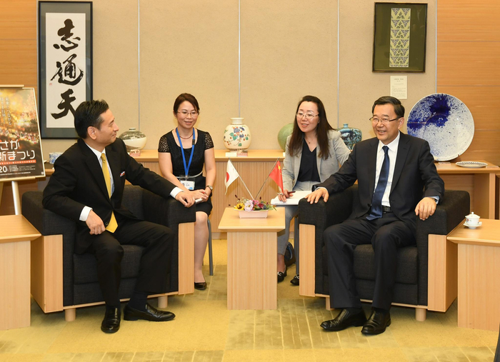 3----DPC_3364-----与佐贺县知事山口祥义会谈。杜朋城 摄.JPG